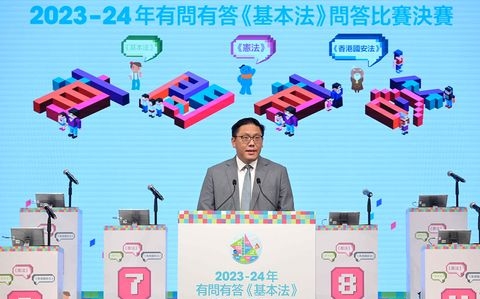 主禮嘉賓署理民青局局長梁宏正先生在決賽暨頒獎禮上致辭。