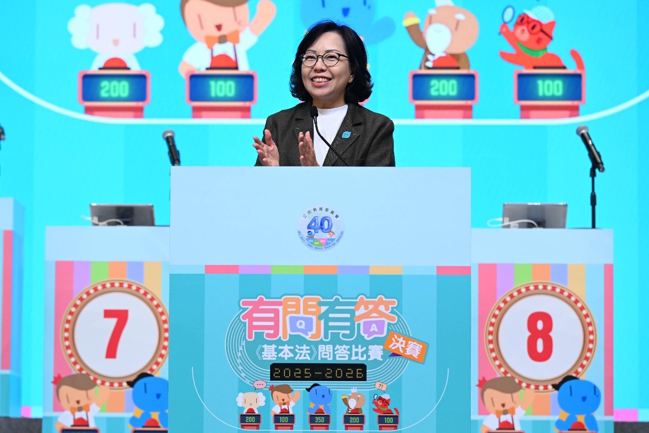 民政及青年事務局局長麥美娟女士致辭時為參加者打氣。